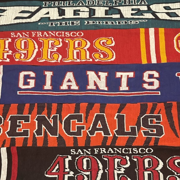 NFL™️Official GameDay Knit Scarves 🧣🏈🍁 - Picture 5 of 8